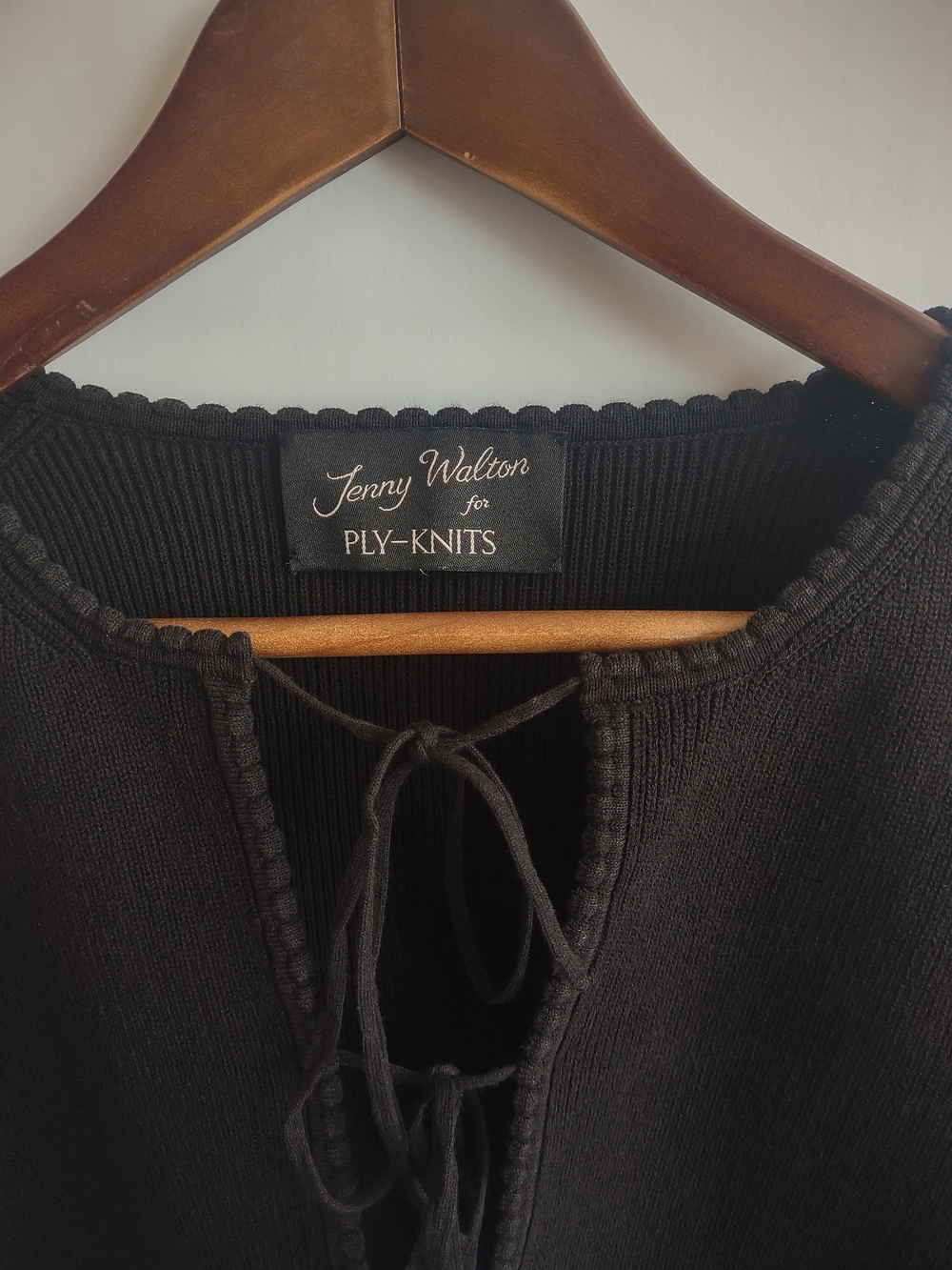 Ply Knits JENNY SCALLOPED CARDIGANTie-Front Cropped Cotton Blend Black Cardigan - Picture 6 of 8